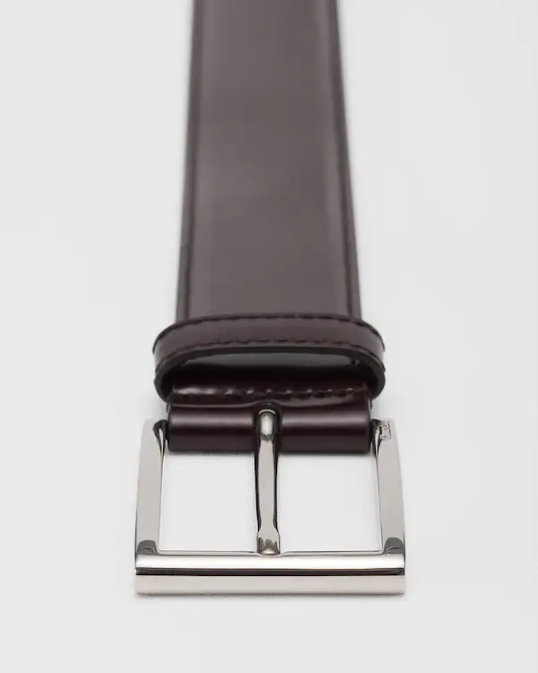 Ceinture à boucle allongée, finition polie