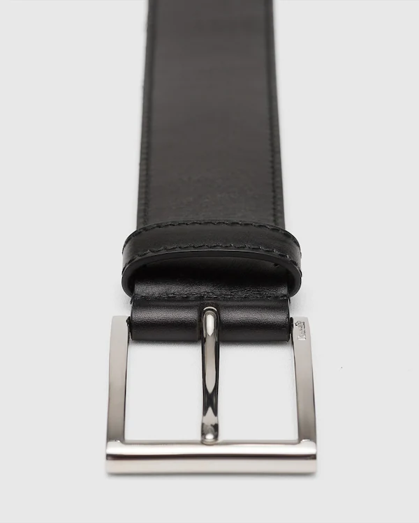 Ceinture à boucle allongée en cuir de veau